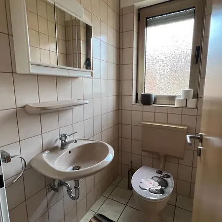 Apartment Gemuetliche In Kevelaer, Monteurswohnung Naehe Flughafen Weeze
